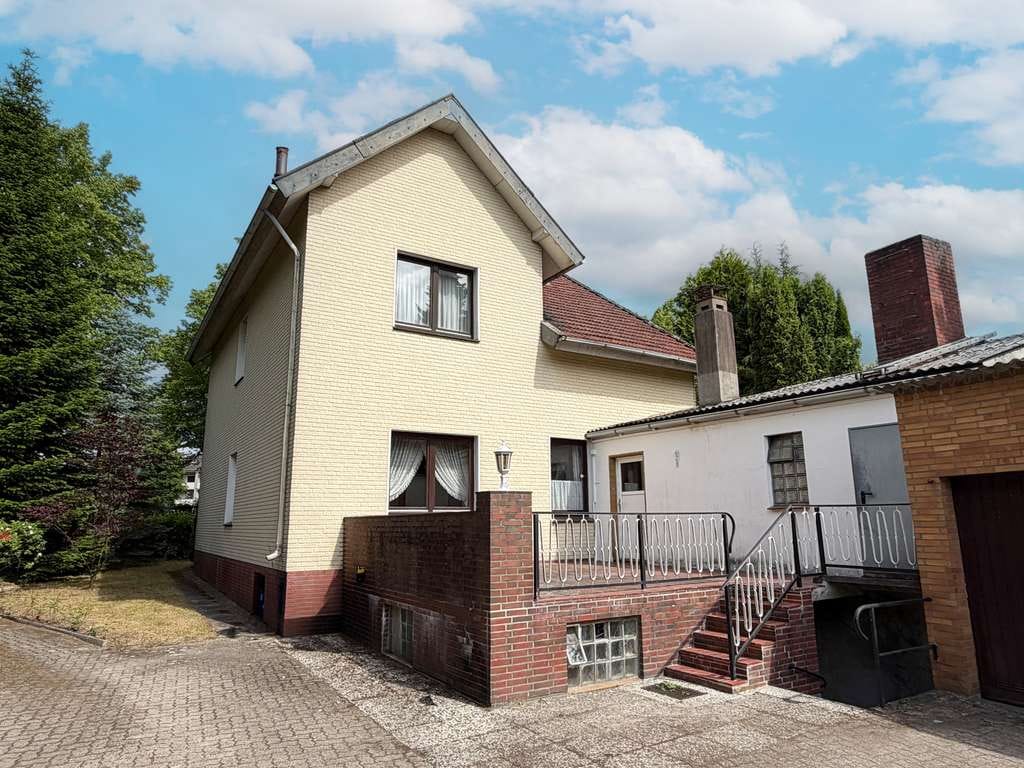 Immobilie in Tornesch - Ein Haus voller Möglichkeiten – Wohnen, Arbeiten und Leben unter einem Dach - Bild 1