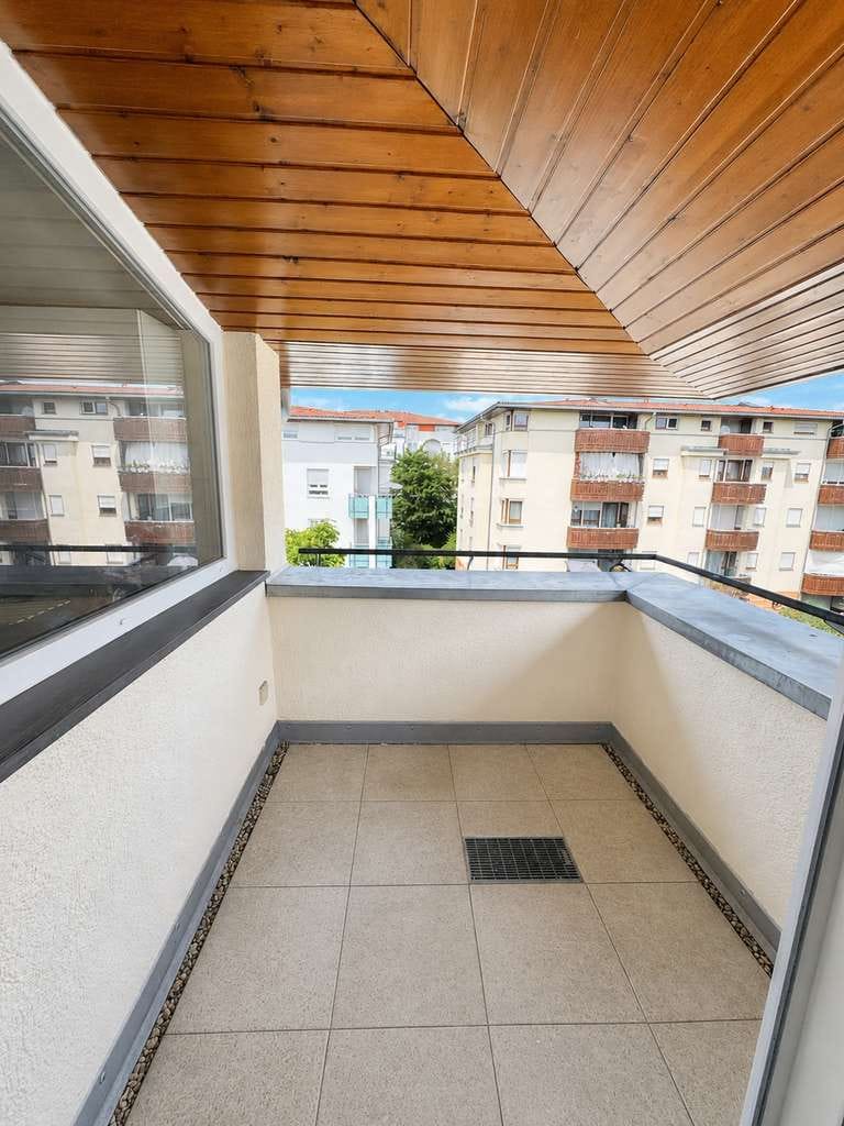 Immobilie in Plochingen - Gepflegte 2-Zimmer-Dachgeschosswohnung mit Loggia und Doppelparker als Kapitalanlage od. Eigenbedarf - Bild 2
