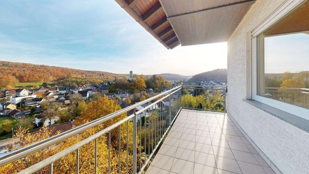 Immobilie in Ortenberg - Gepflegtes Mehrfamilienhaus mit 4 Einheiten, 341 m² Wohnfläche, modernisiert in ruhiger Lage - Bild 0