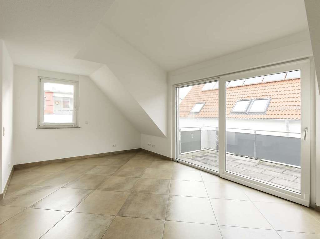Immobilie in Rutesheim - Modernes Wohnen auf zwei Ebenen mit 2 Balkonen und Duplex-Stellplätzen -Barrierefreier Zugang - Bild 3
