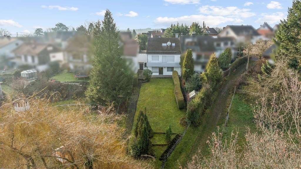 Immobilie in Börtlingen - Großzügiges Haus am Ortsrand mit unverbaubarem Blick ins Grüne - Bild 0