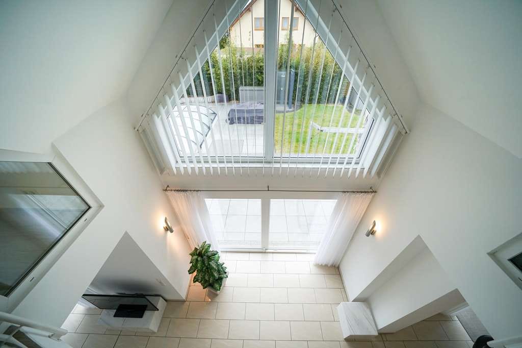Immobilie in Plaidt - *WOHNTRAUM* Hochwertiges Architektenhaus mit ELW, Garage, Pool, großer Terrasse & Wellness-Spa! - Bild 3
