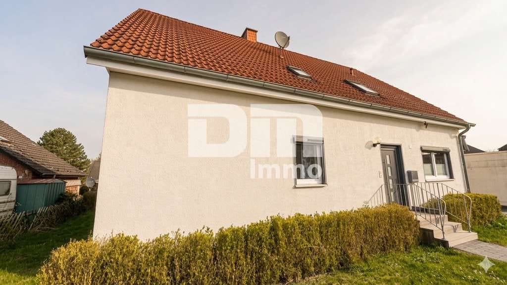 Immobilie in Sibbesse - Charmantes Ein- bis Zweifamilienhaus mit großem Garten in begehrter Lage - Bild 1