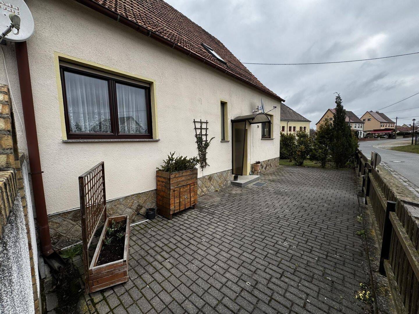 Immobilie in Dommitzsch - Einfamilienhaus mit pflegeleichten Grundstück und 2 Nebengelassen in Elsnig bei Torgau zu verkaufen - Bild 3