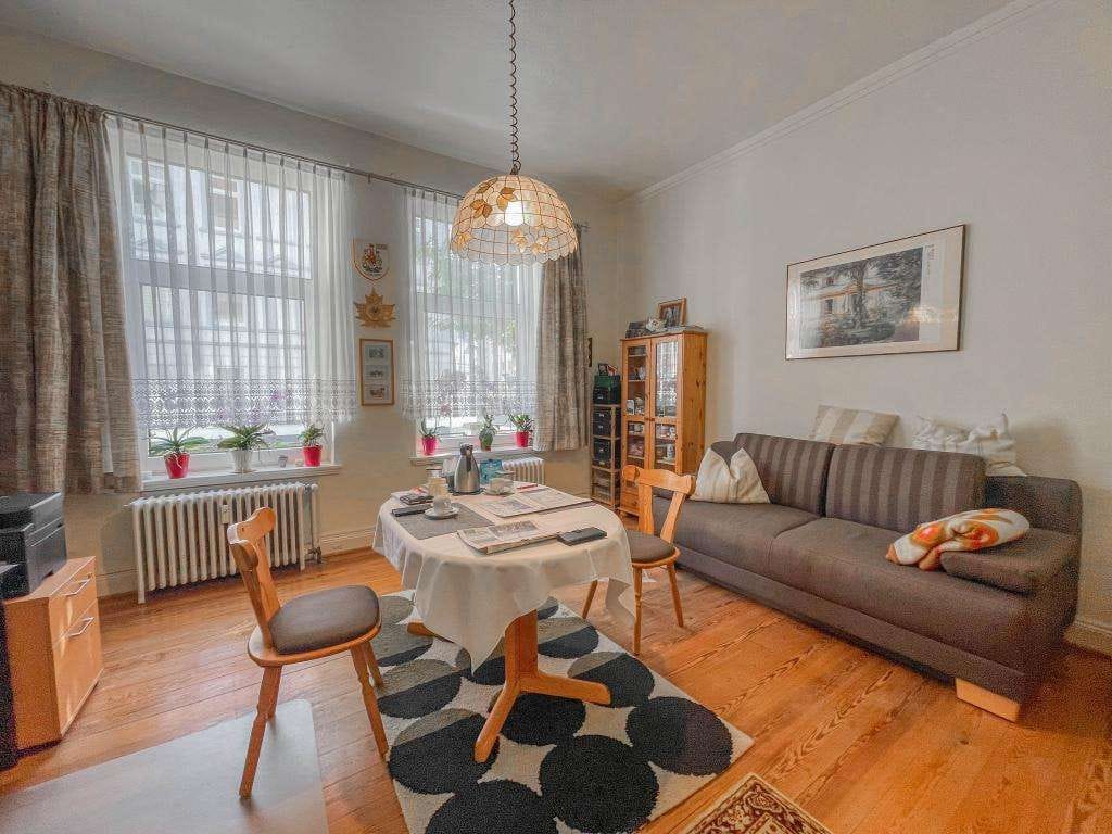Immobilie in Neumünster - Charmantes Altbau-MFH mit 4 Wohneinheiten in zentraler Lage! - Bild 4