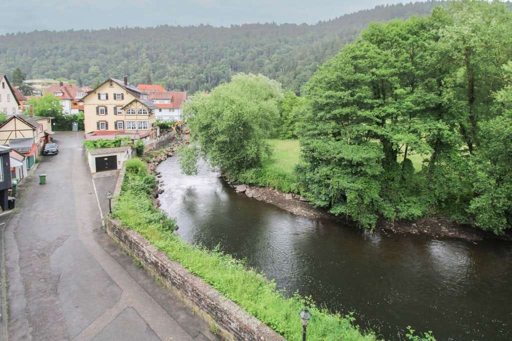 Immobilie in Unterreichenbach - Attraktive 4-Zimmer-Familienwohnung mit Terrasse & Küche inklusive – Unterreichenbach - Bild 3