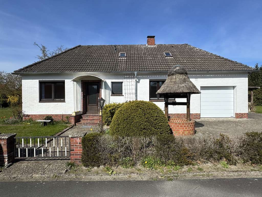 Immobilie in Schortens - Für Heimwerker: Bungalow/Haus  in altersgemäßem Zustand mit viel Nutzfläche und großem Grundstück! - Bild 0
