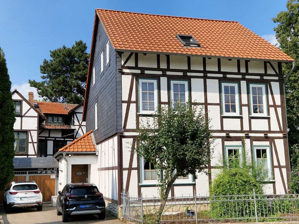 Immobilie in Osterwieck - Geräumiges Fachwerkhaus mit Kamin und Carport in Osterwieck - Bild 0