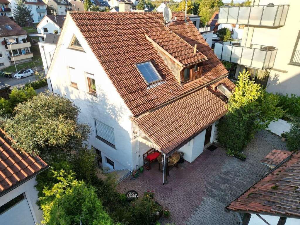 Immobilie in Remseck am Neckar - Charmantes freistehendes Einfamilienhaus für die kleine Familie - Bild 0