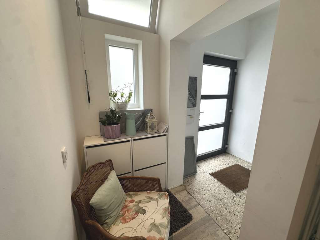 Immobilie in Dillingen/Saar - Charmantes Zweifamilienhaus mit Garten und großzügigen Wohnbereichen - Bild 3