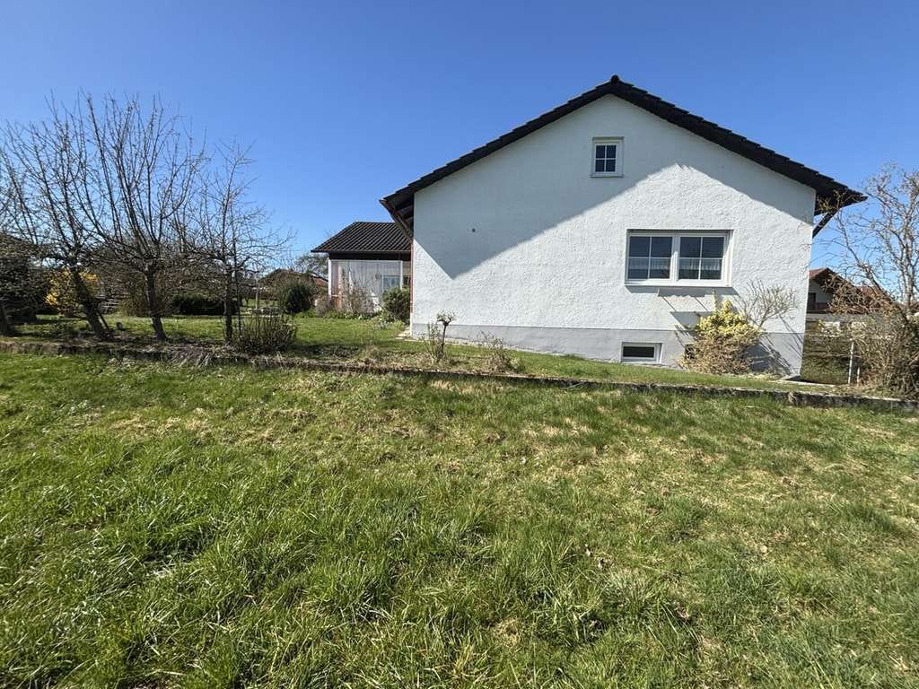 Immobilie in Haarbach - Charmanter Bungalow mit Garten in ruhiger Lage! - Bild 2