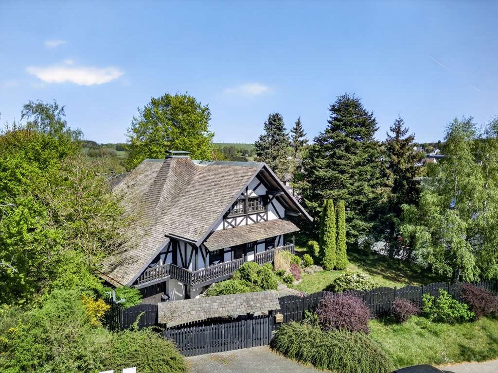 Immobilie in Kell am See - KELL AM SEE: Einfamilienhaus mit Chalet-Charakter - Bild 0