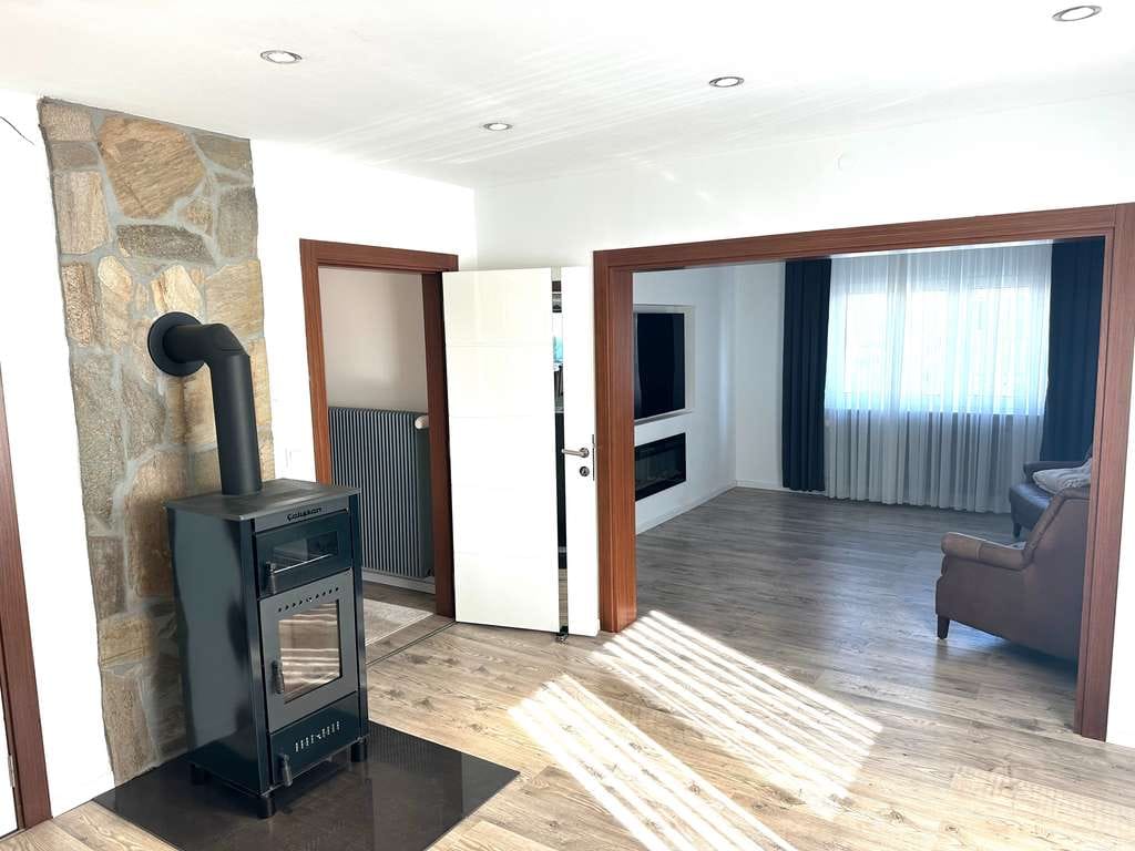 Immobilie in Maxdorf - Tolles freistehendes Einfamilienhaus mit Garten & Kaminofen in bevorzugter Lage von Maxdorf - Bild 1