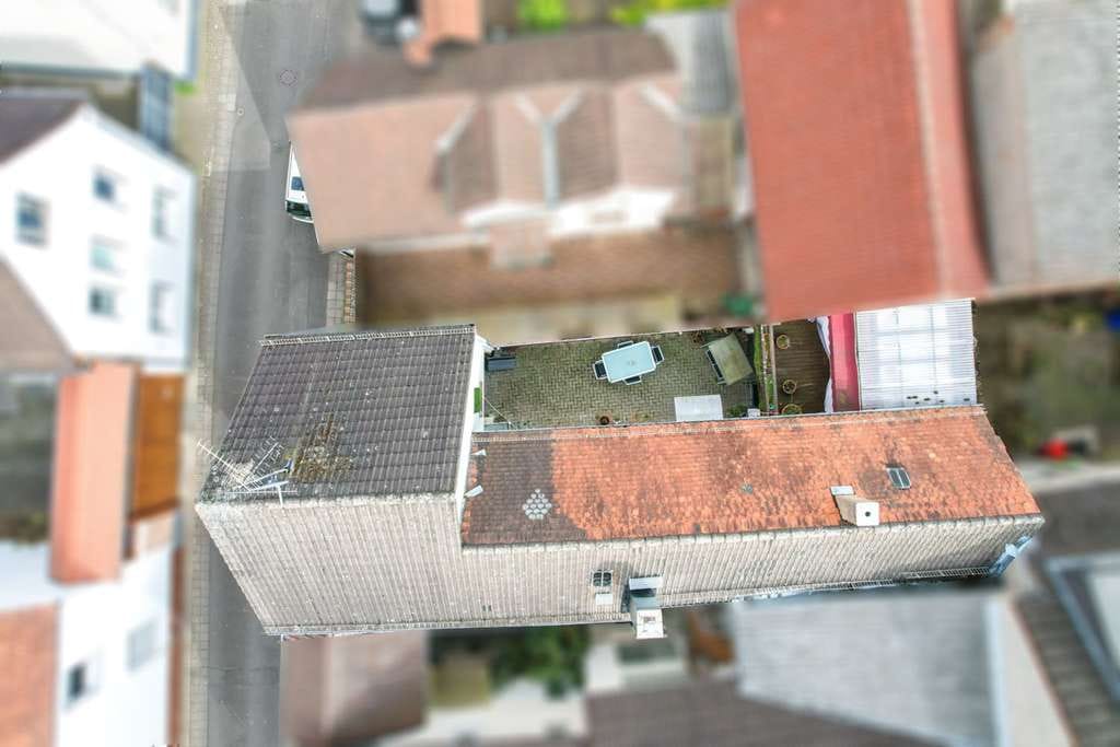Immobilie in Großostheim - Einfamilienhaus mit Terrasse und Hofbereich in Großostheim! - Bild 1