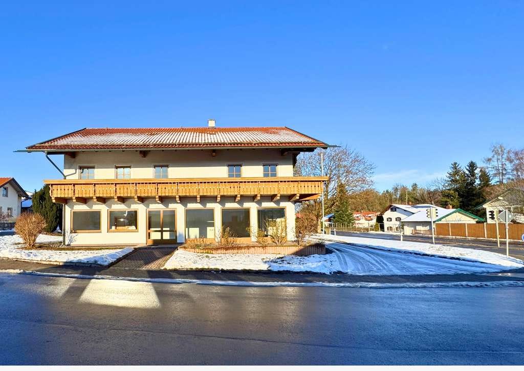 Immobilie in Reischach - Attraktives Wohn- und Geschäftshaus mit Halle - Bild 2