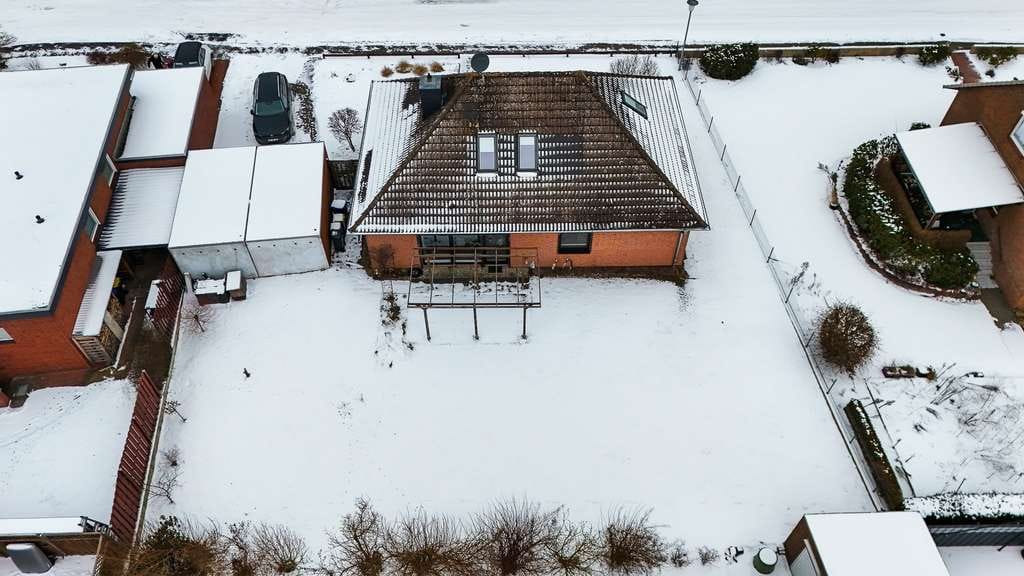 Immobilie in Bad Bodenteich - Modernisierter Familien-Bungalow mit zwei Garagen & großem Grundstück - Bild 2