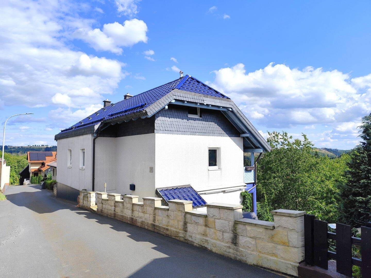 Immobilie in Wilhelmsthal - Modernisiertes Einfamilienhaus in idyllischer Lage in 96352 Wilhelmsthal-Lahm - Bild 0
