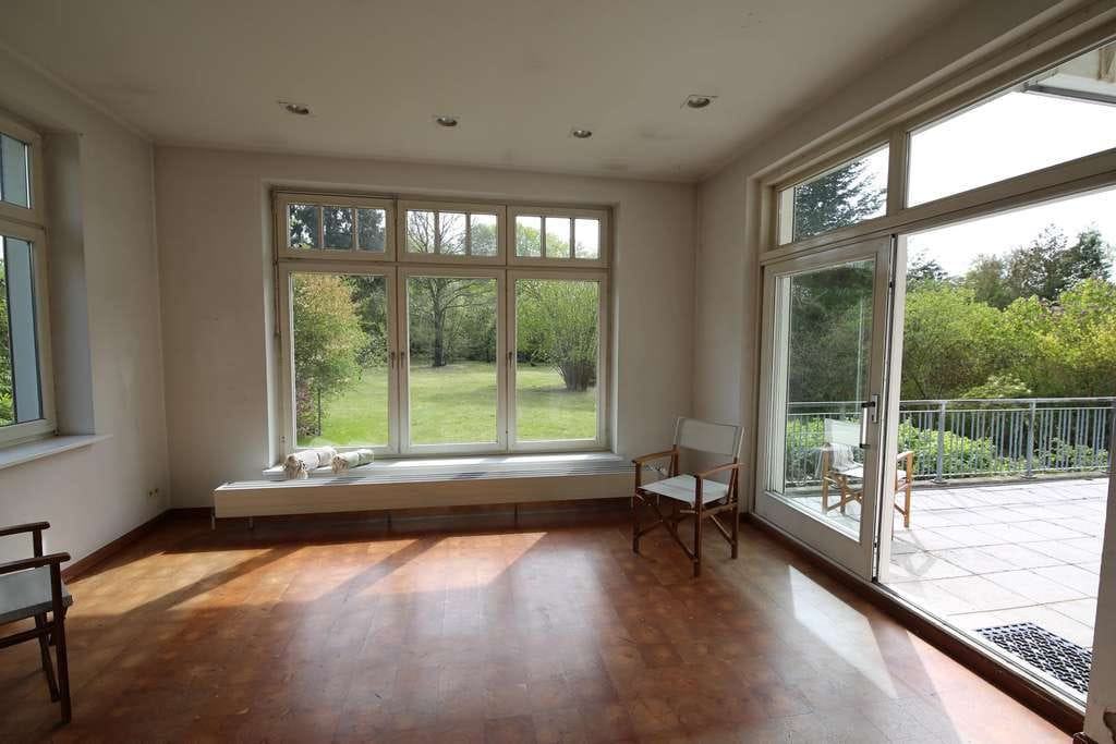 Immobilie in Bad Schwartau - Einzigartige Villa mit viel Raum zum Wohnen und Leben - Bild 3