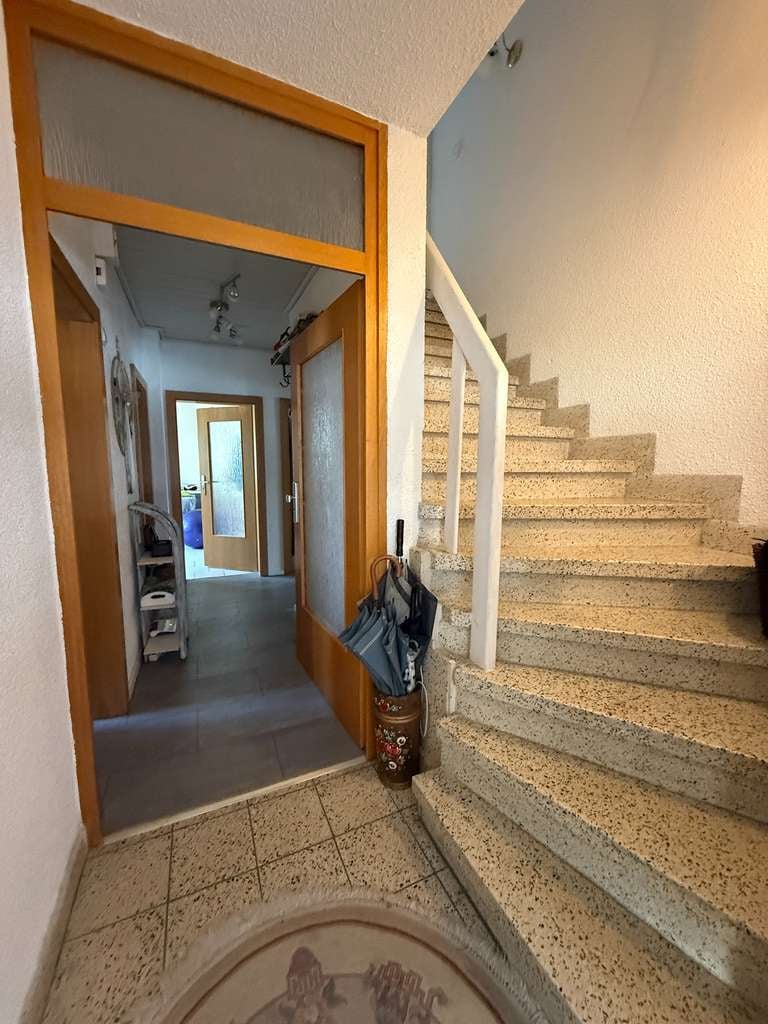 Immobilie in Freigericht - **Großzügiges Zwei-Familien-Wohnhaus in attraktiver Wohnlage** - Bild 2