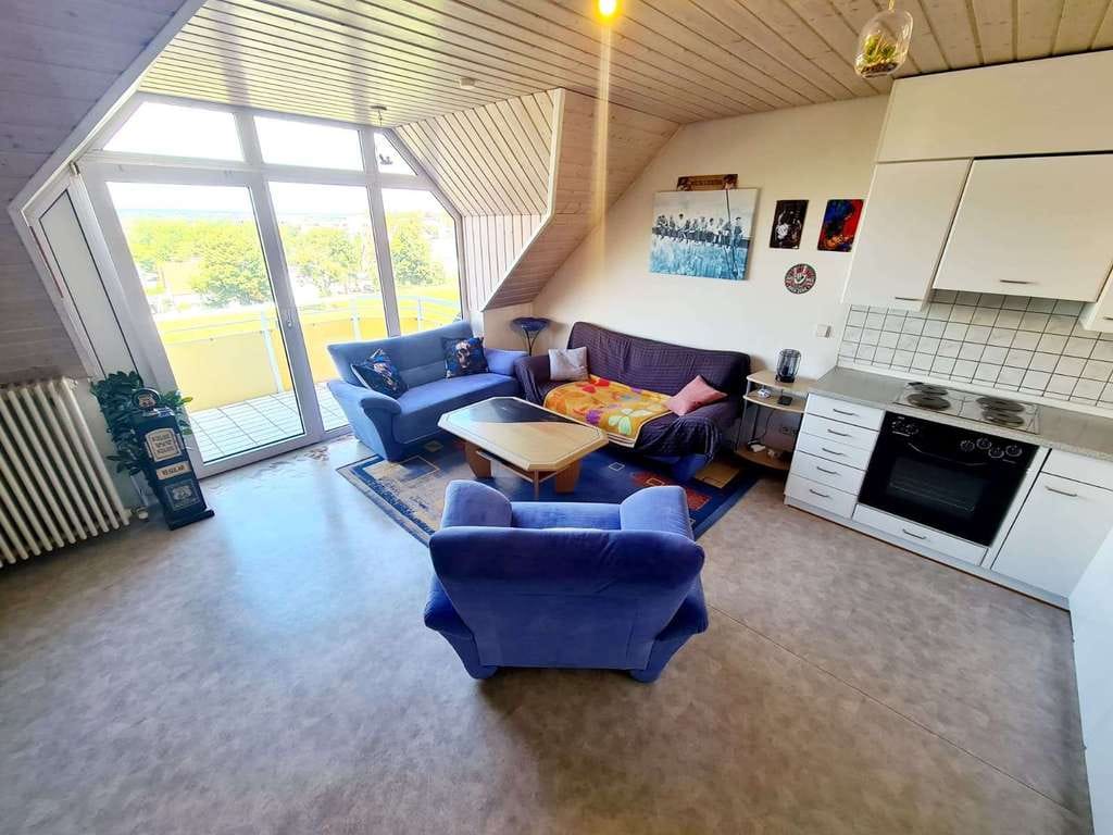 Immobilie in Bad Rappenau - Bezugsfreie 2-Zimmer-Maisonettewohnung mit Balkon, Einbauküche & Keller in Bad Rappenau - Bild 2