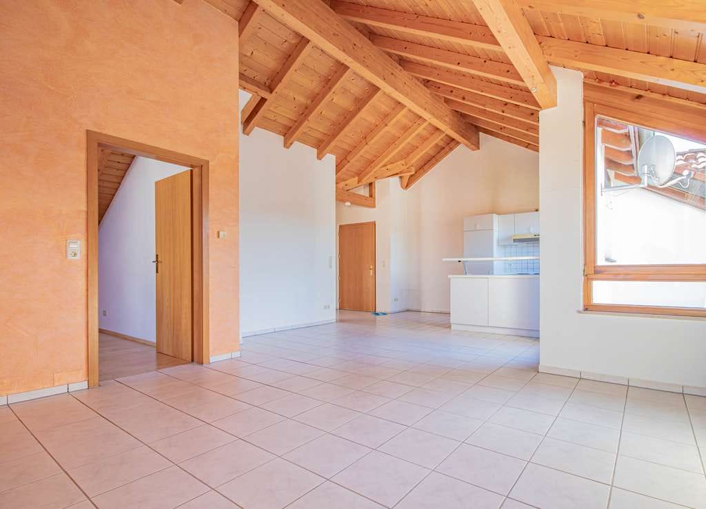 Immobilie in Lauchringen - 2-Zimmer Dachwohnung - Ideal zur Kapitalanlage oder zum Selbstbezug in Lauchringen - Bild 1