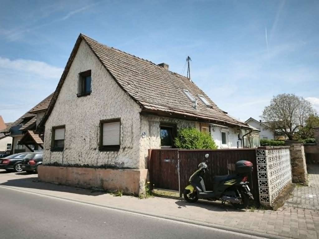 Immobilie in Hartheim am Rhein - Altes Haus mit großem Grundstück und Potenzial - Bild 0