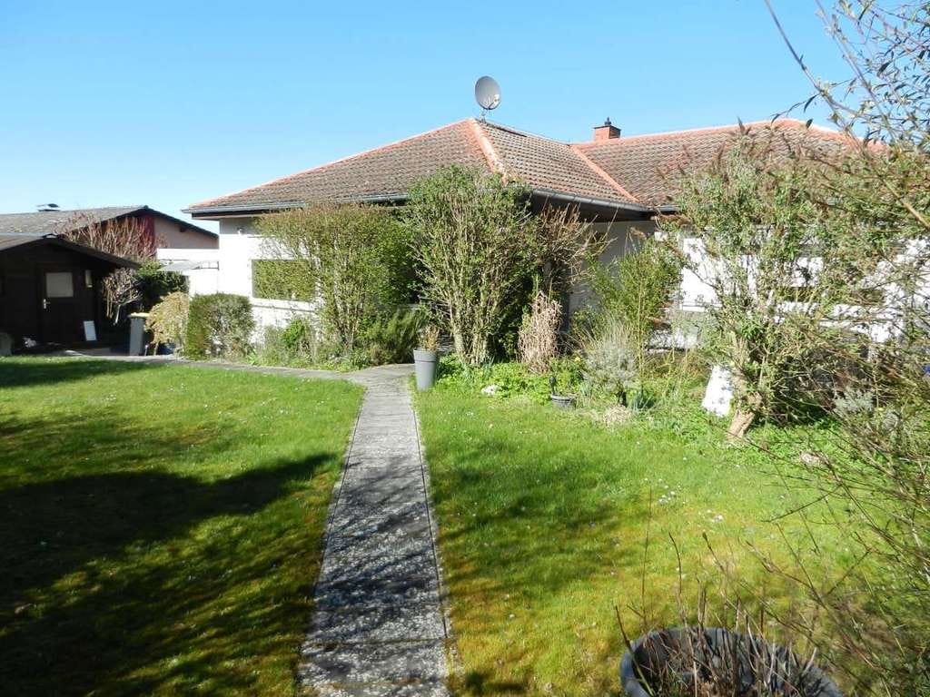 Immobilie in Hünfelden - Toller Bungalow in hervorragender Wohnlage mit großem Grundstück - Bild 2