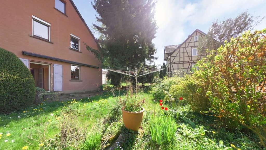 Immobilie in Heilbronn - Historisches Wohnhaus mit 9 Zimmern und Garten auf 452m² Grundstück in zentraler Lage von Böckingen - Bild 3