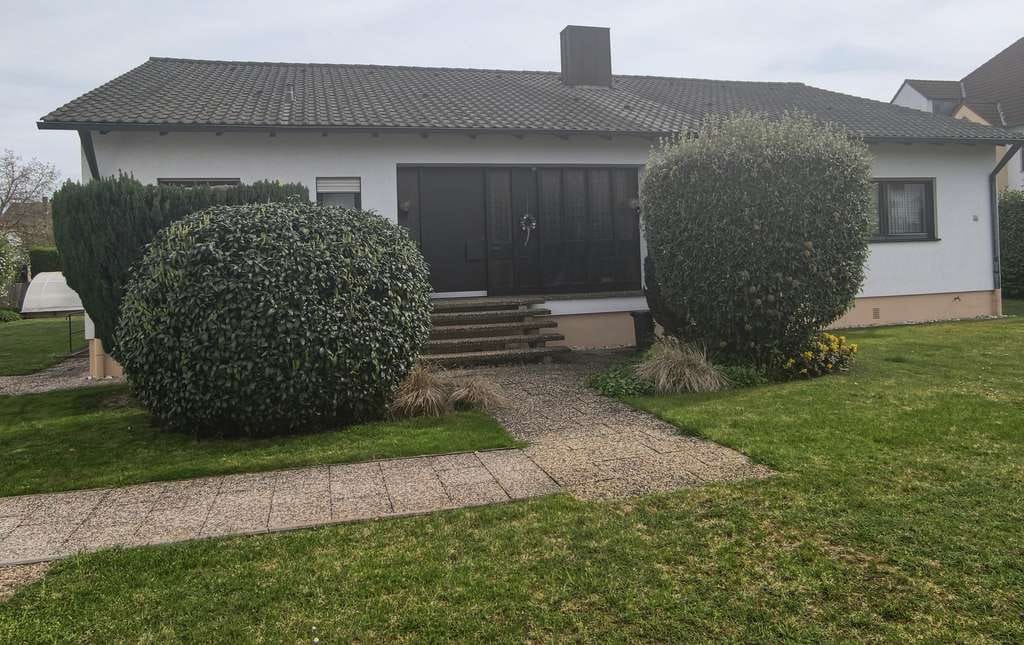 Immobilie in Obertraubling - Gepflegtes Einfamilienhaus Bungalow im Einzugsgebiet von Regensburg - Bild 0