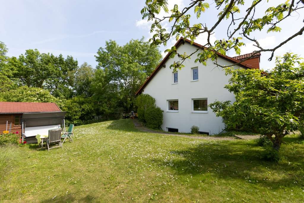Immobilie in Freimersheim - Traumhafte Doppelhaushälfte – energetisch modernisiert und naturgelegen - Bild 0