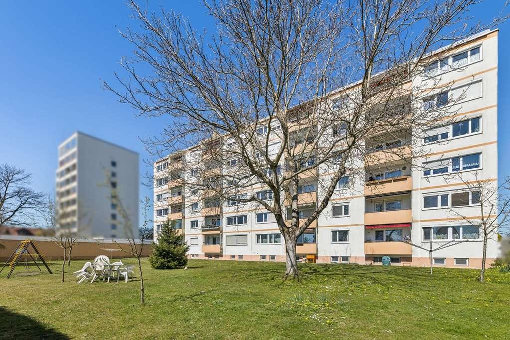 Immobilie in Buchloe - Raum für Familie, Alltag und Homeoffice – 4-Zimmer-Wohnung mit Balkon in Buchloe - Bild 1