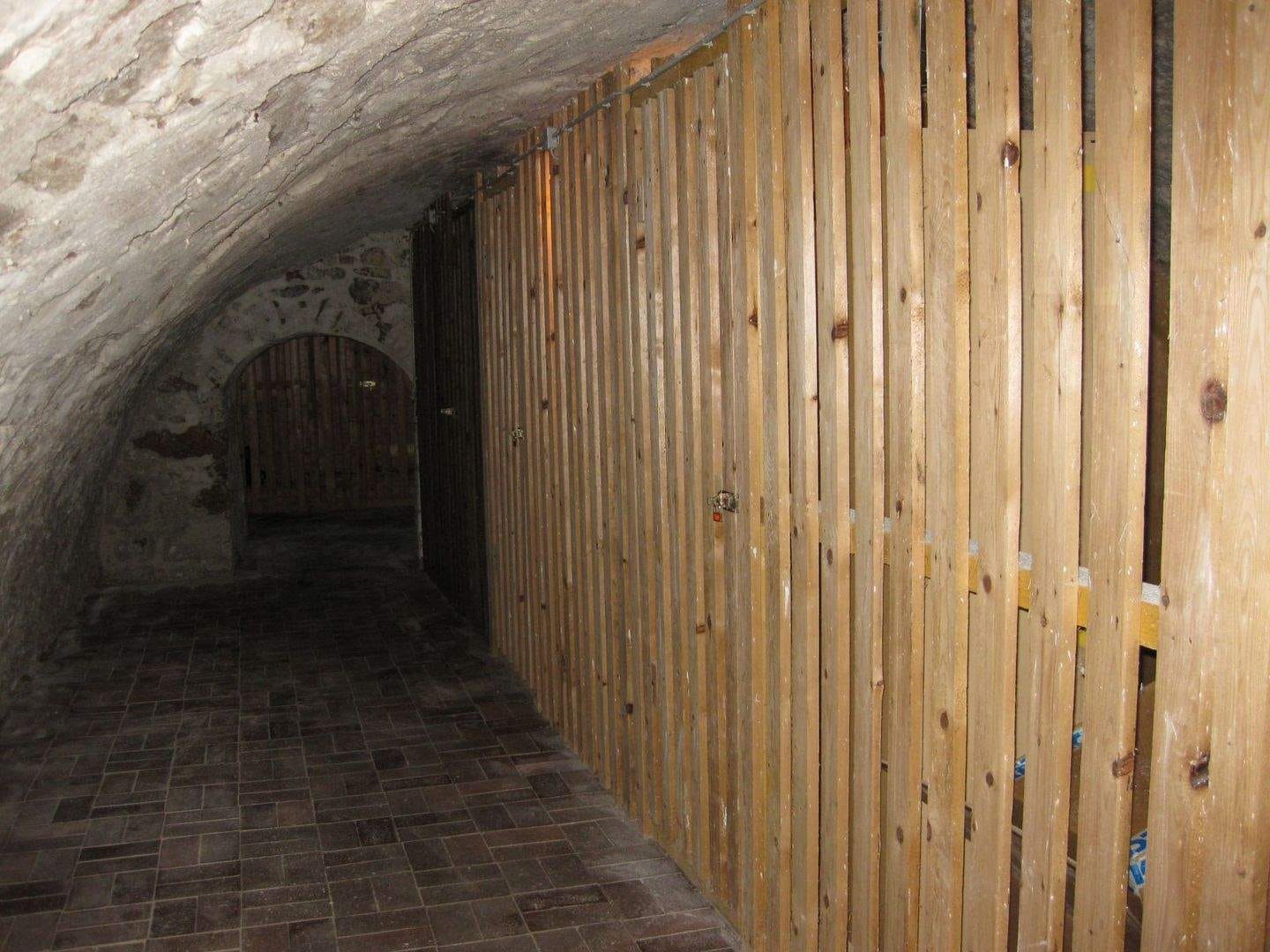 Immobilie in Bad Frankenhausen/Kyffhäuser - Freistehendes, stilvolles Mehrfamilienhaus (Einzeldenkmal). - Bild 3