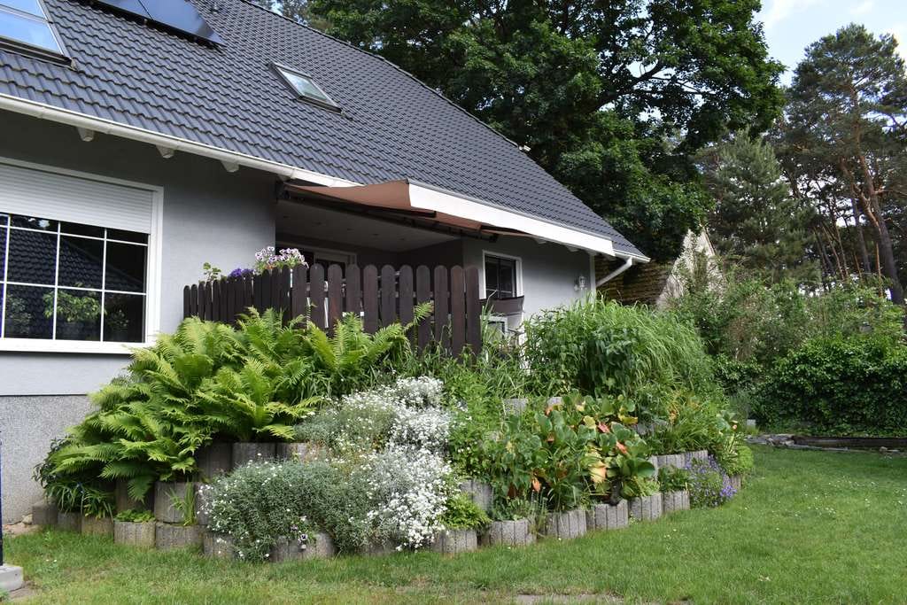 Immobilie in Neuenhagen bei Berlin - Einfamilienhaus (mit ELW und Souterrain)Bj.2000 (provisionsfrei) - Bild 1
