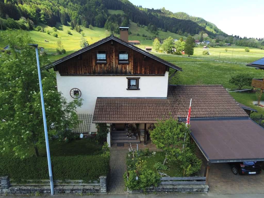 Immobilie in Blaichach - Charmantes Zweifamilienhaus in ruhiger Ortsrandlage - Bild 0