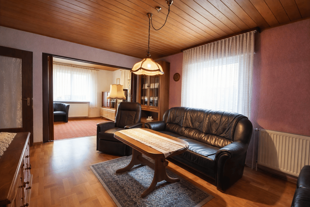 Immobilie in Billigheim-Ingenheim - Einfamilienhaus mit Garten & Doppelgarage - Bild 2