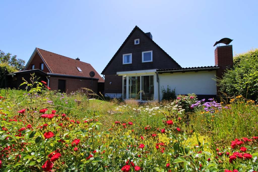 Immobilie in Ratzeburg - Individualisiertes OKAL-Haus mit Wintergarten, Garage und Optimierungsbedarf! - Bild 0
