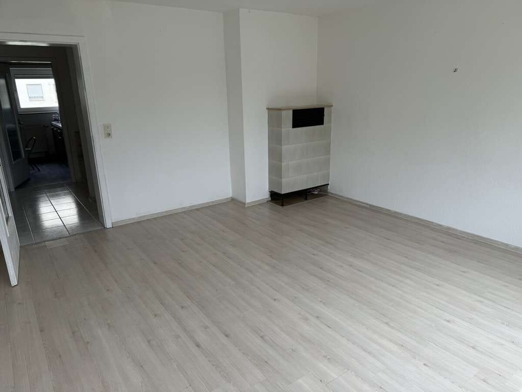 Immobilie in Crailsheim - 3-Zimmer-Wohnung mit Balkon und Pkw-Stellplatz - Bild 1