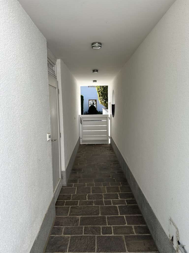 Immobilie in Finsing - "Sonnendurchflutetes Einfamilienhaus in Neufinsing- maßgeschneidert für höchste Ansprüche" - Bild 1