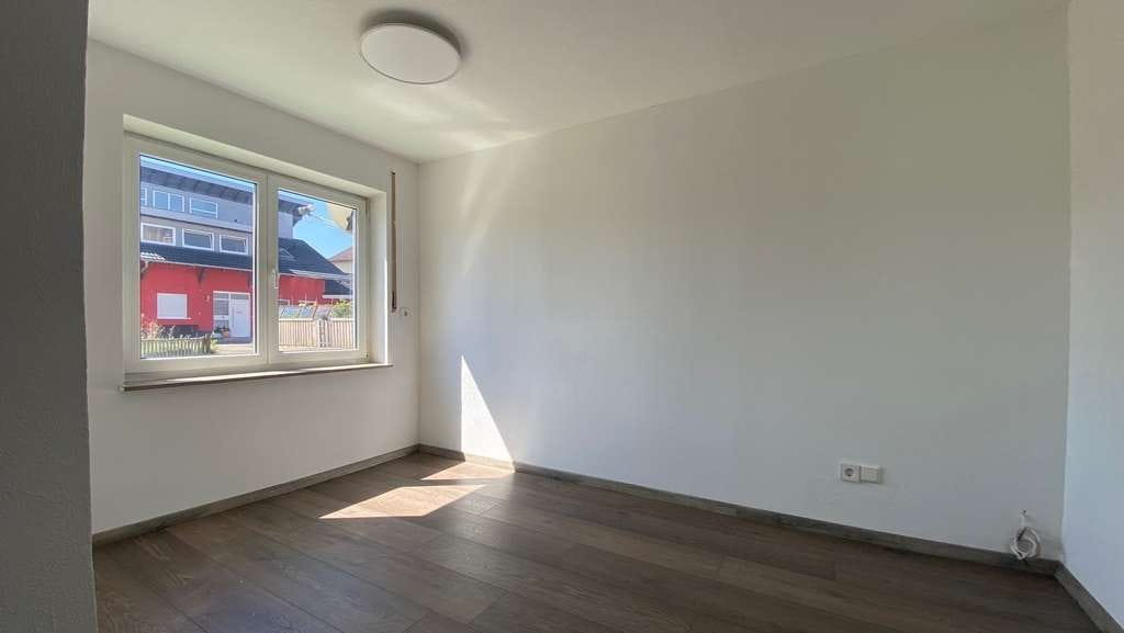 Immobilie in Bösingen - Charmantes Zweifamilienhaus  – hell, gemütlich und bezugsfrei - Bild 4