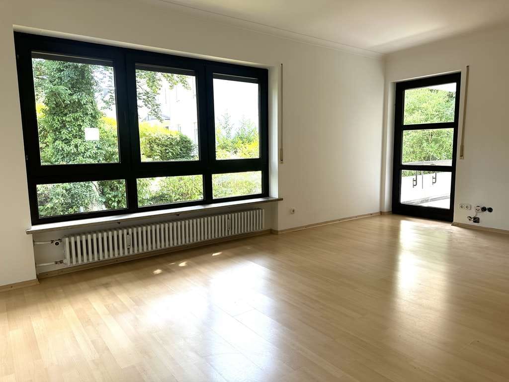 Immobilie in Grünwald - Den eigenen Geschmack verwirklichen! 4-Zimmer-Wohnung in bester Ortskernlage mit zwei Balkonen - Bild 0