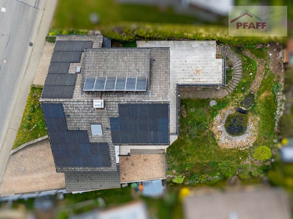 Immobilie in Brigachtal - Zuhause ankommen in Klengen! Charmantes Zweifamilienhaus mit großem Platzangebot, PV-Anlage und mehr - Bild 1