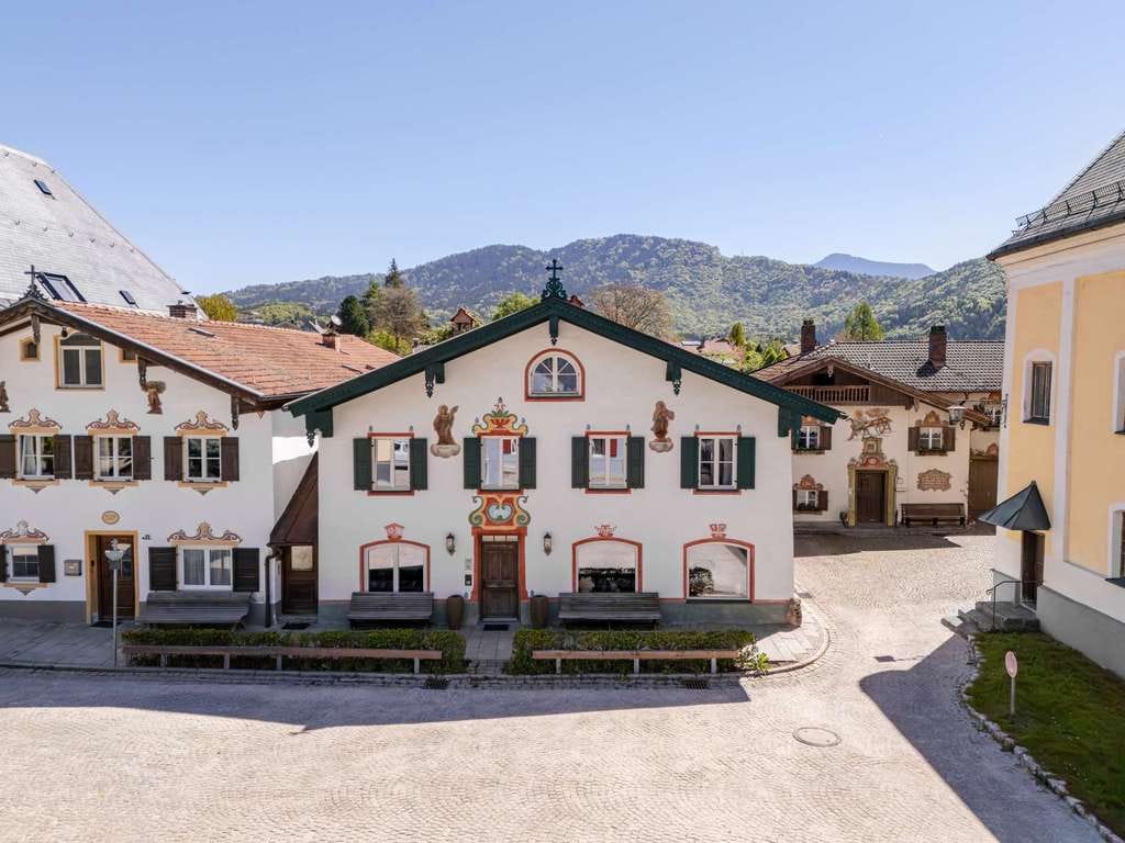 Immobilie in Neubeuern - Ein Stück Geschichte in bester Lage. Tradition trifft Stil. - Bild 0