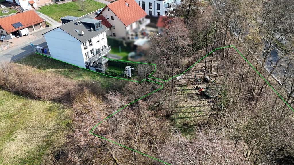 Immobilie in Laufach - DIETZ: Junges Familienhaus mit  837 m² großen, idyllischen Waldgrundstück in Laufach! - Bild 2