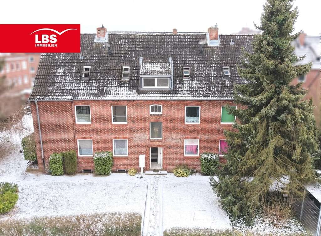 Immobilie in Stade - Lukrative Kapitalanlage - Mehrfamilienhaus mit 6 Wohneinheiten in Stade - Bild 0