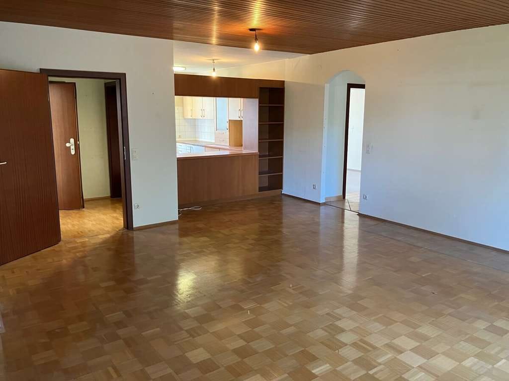 Immobilie in Viernheim - Dreizimmerwohnung mit Südbalkon und Garage - Teilsanierung nötig! - Bild 4
