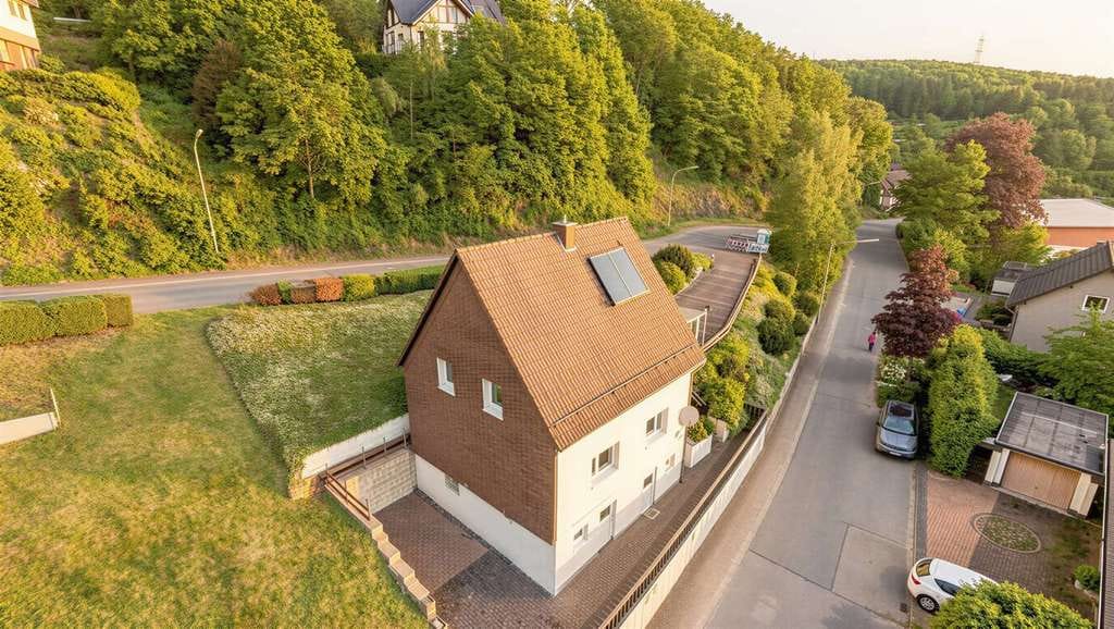 Immobilie in Mudersbach - Charmantes Zuhause mit Weitblick – Viel Potenzial in ruhiger Höhenlage - Bild 2