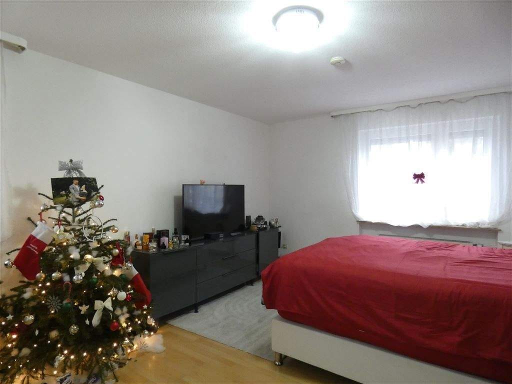 Immobilie in Stein - Zentrale Gelegenheit mit Potenzial - Charmante 1-Zimmer-Wohnung mit separater Küche im Herzen von Stein - Bild 1