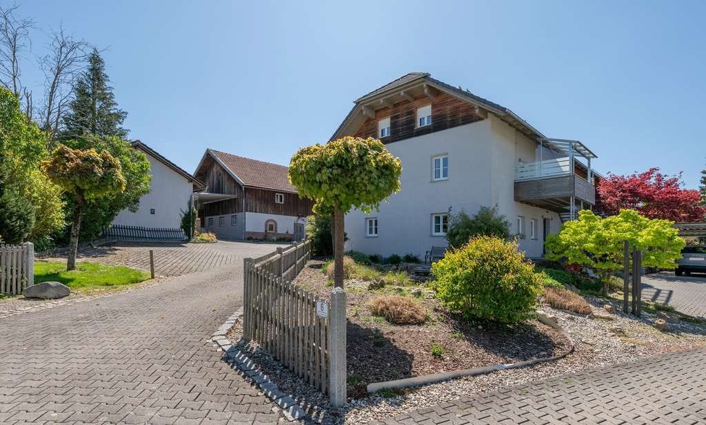 Immobilie in Triftern - Vielseitiges Refugium mit Wohnhaus, separaten Wohneinheiten und großzügigem Wellnessbereich. - Bild 1