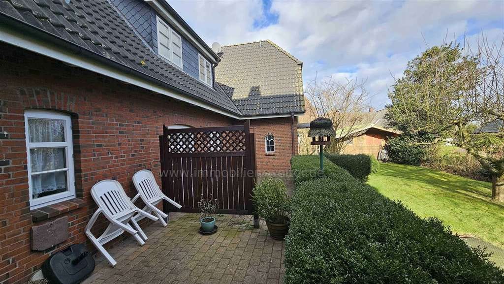 Immobilie in Oldsum - *** Wohnensemble ca. 278 m² Wohnfläche – 2 Häuser, 3 Wohneinheiten auf 1001 m² Areal *** - Bild 3