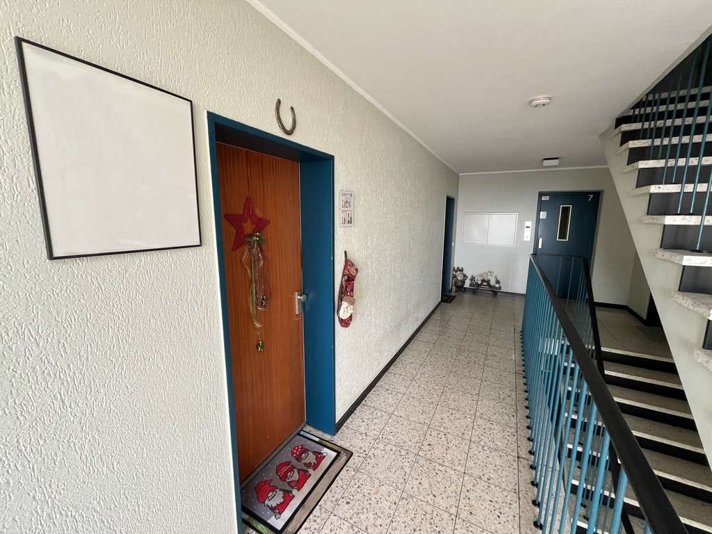 Immobilie in Neukirchen-Vluyn - Für Kapitalanleger: Vermietete und sehr gepflegte Dachgeschosswohnung mit Aufzug in zentraler Lage v - Bild 3